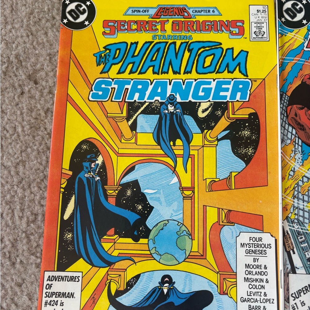 DC Comics Colorful Comic Book Set - Picture 9 of 10